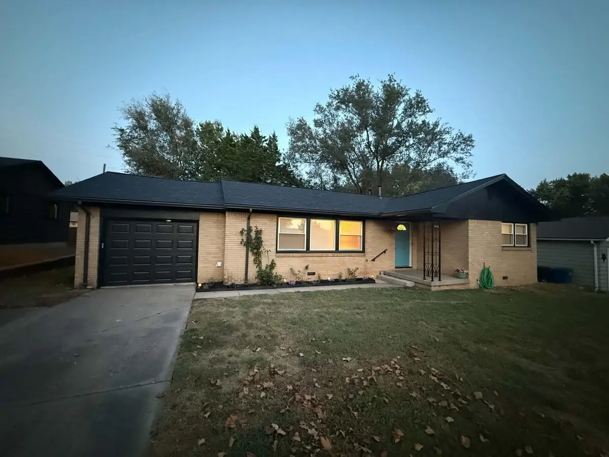 1712 Washington, Augusta, KS 67010