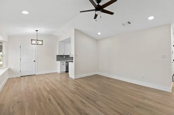 10808 Ridgeway ST, Jonestown, TX 78645