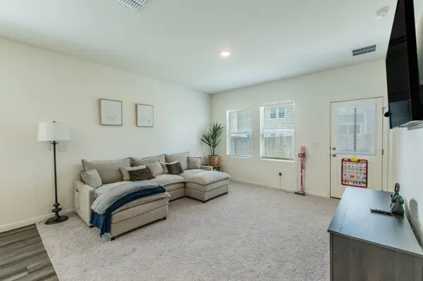 209 Dirty Harry DR, Jarrell, TX 76537