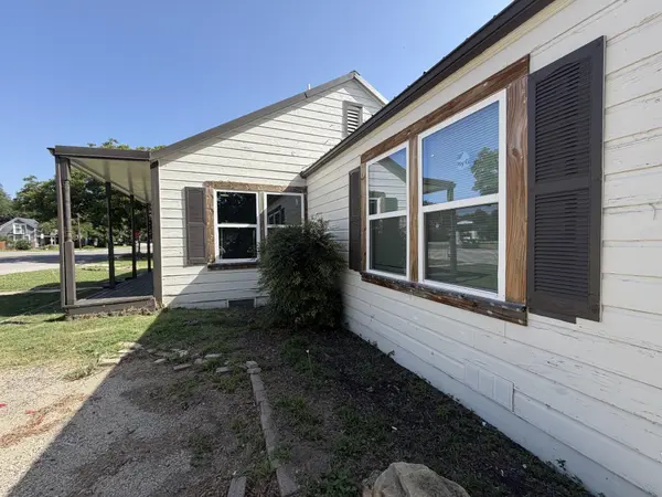 103 S Walnut ST, Lampasas, TX 76550