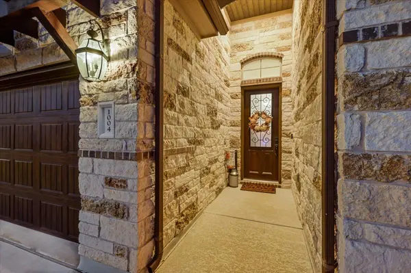 1004 Hezekiah LN, Leander, TX 78641