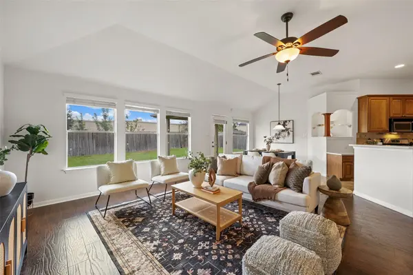 912 Abbeyglen Castle DR, Pflugerville, TX 78660