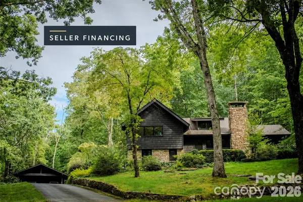 212 SE Shore DR, Lake Toxaway, NC 28747