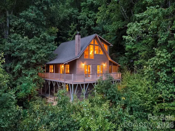 808 Nottingham RD, Maggie Valley, NC 28751