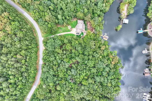 649 Whisper Lake DR, New London, NC 28127