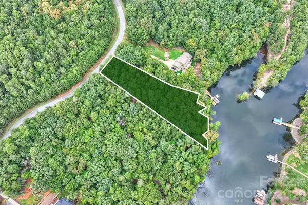 649 Whisper Lake DR, New London, NC 28127