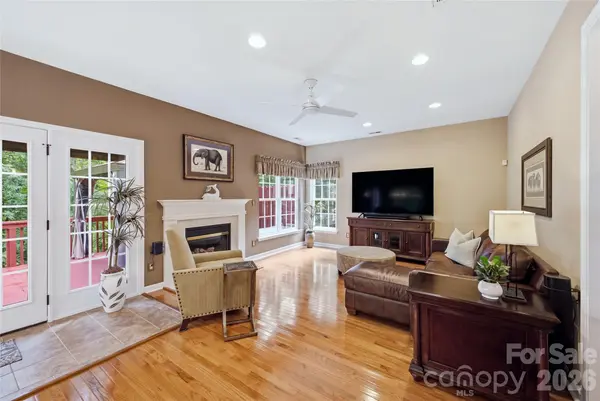 637 Falls Creek CT, Fort Mill, SC 29715