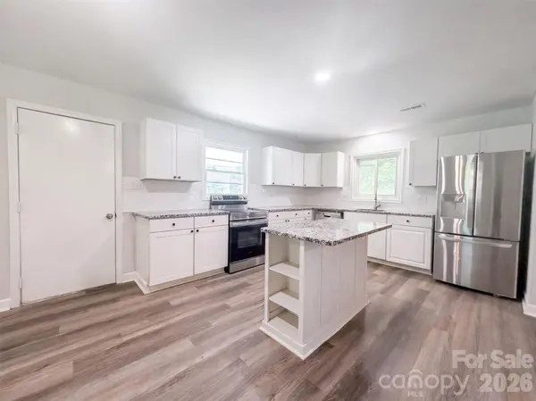 131 Highland Point AVE, Harmony, NC 28634