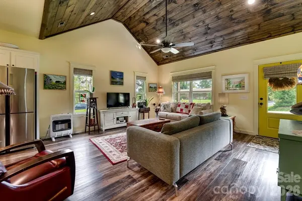190 FORT HEMBREE RD, Hayesville, NC 28904