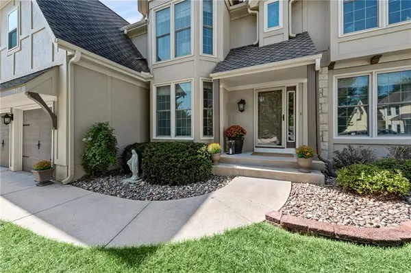 12860 Barton ST, Overland Park, KS 66213