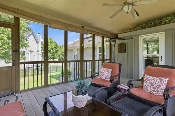 6726 N Charleston DR, Kansas City, MO 64119