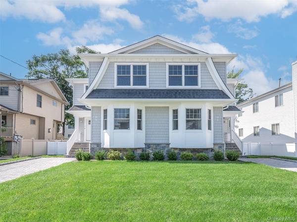 59 Edgewood RD #A, Port Washington, NY 11050