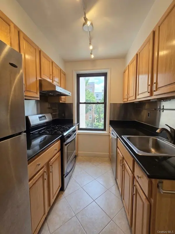 6448 Booth ST #4D, Rego Park, NY 11374