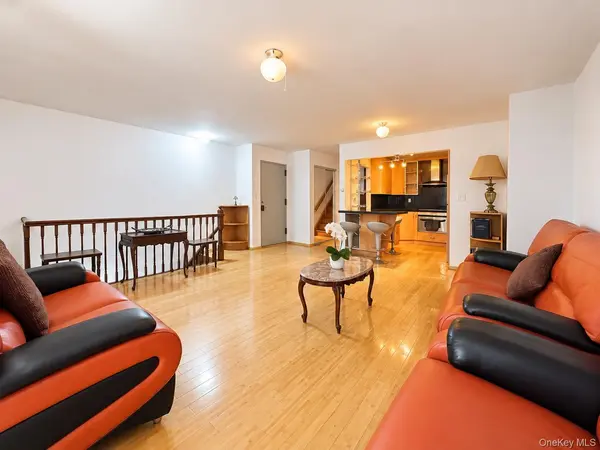63-25B Bourton #1B, Rego Park, NY 11374