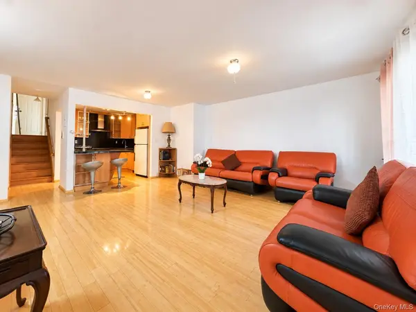 63-25B Bourton #1B, Rego Park, NY 11374