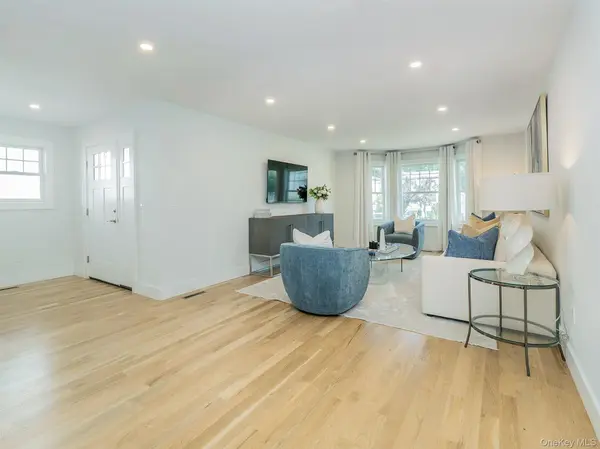 59 Edgewood RD #B, Port Washington, NY 11050