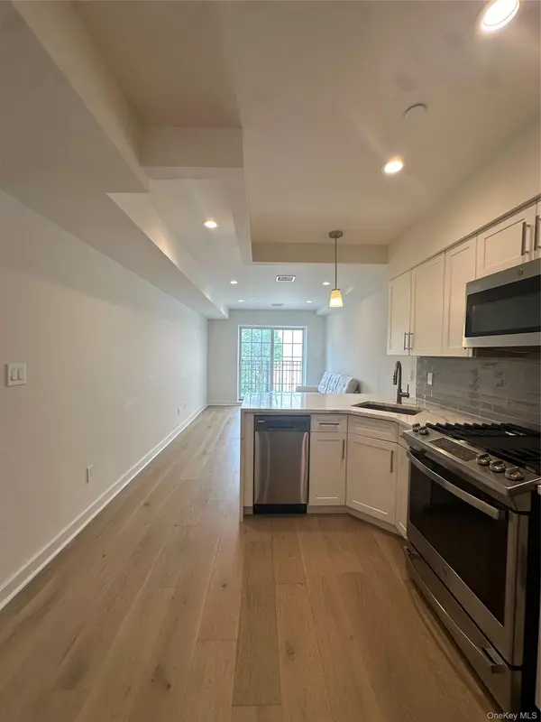 23-23 30th road #4D, Astoria, NY 11102