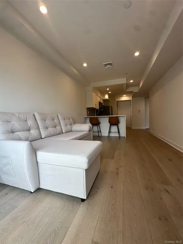 23-23 30th road #4D, Astoria, NY 11102