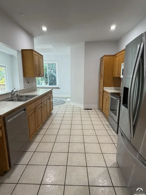 604 Prescott DR, Lawrence, KS 66049