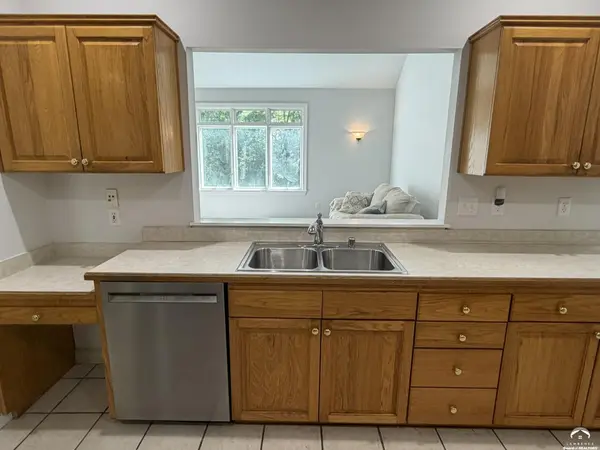 604 Prescott DR, Lawrence, KS 66049