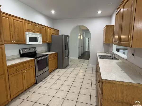 604 Prescott DR, Lawrence, KS 66049