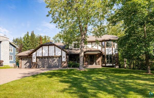 720 Mellwood Ave, Duluth, MN 55804