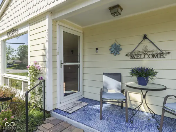 226 W Harriman AVE, Bargersville, IN 46106