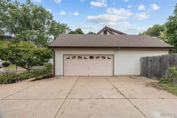 3003 Moon Flower CT, Florissant, MO 63031