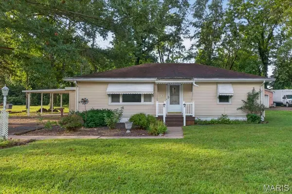 200 Ross LN, Belleville, IL 62220