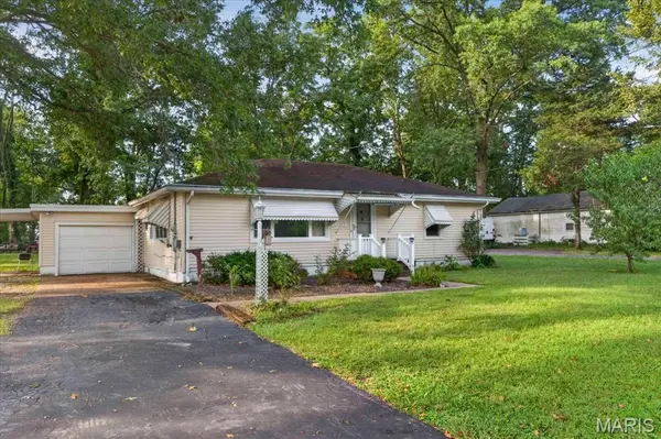 200 Ross LN, Belleville, IL 62220