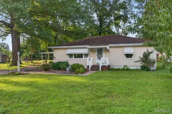 200 Ross LN, Belleville, IL 62220