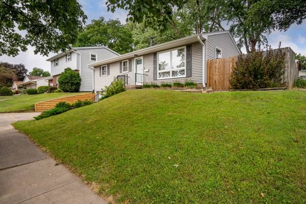 4629 11th Avenue D, Moline, IL 61265