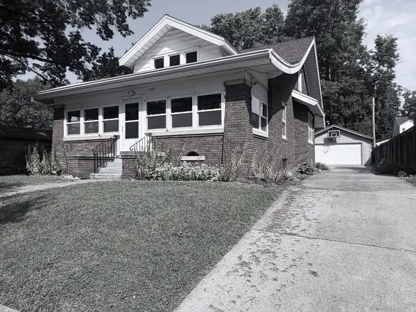 1106 E Olive ST E, Bloomington, IL 61701