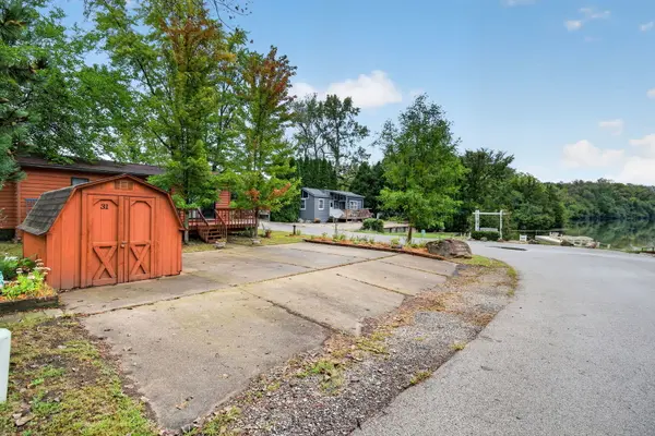 31 Lakeshore DR, Wilmington, IL 60481