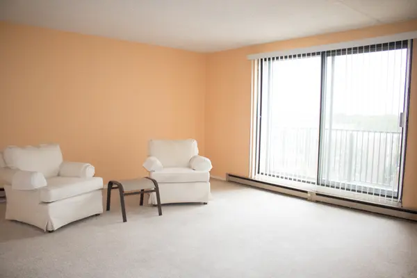 9701 N Dee RD #6M, Niles, IL 60714