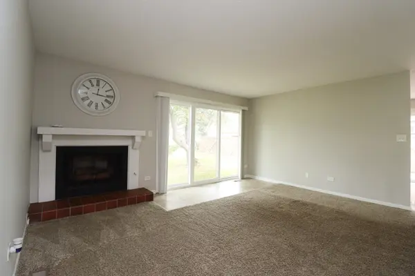 3010 Long Grove CT, Aurora, IL 60504