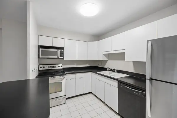 555 W Cornelia AVE #501, Chicago, IL 60657