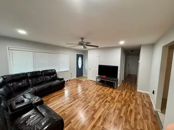 765 Baltimore RD, Valparaiso, IN 46385
