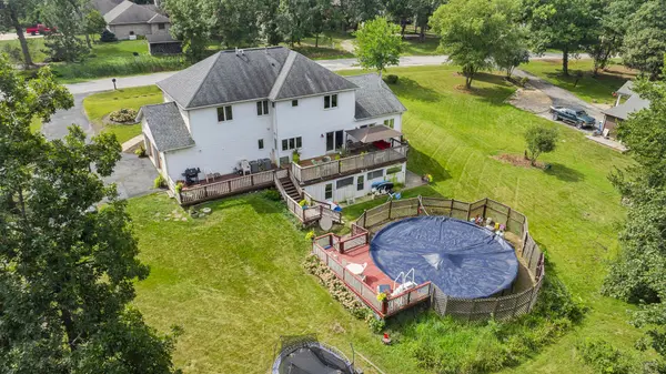 21176 Lisa LN, Steger, IL 60475