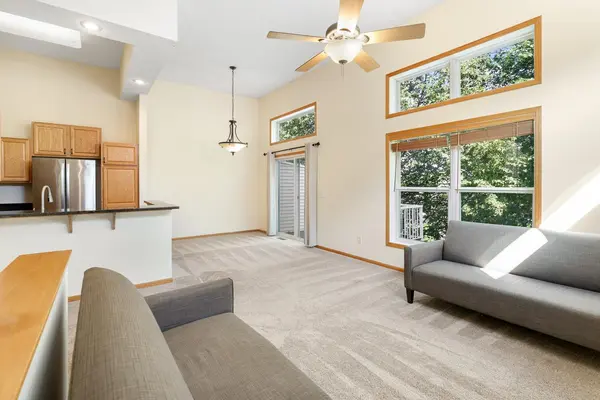 16390 Timber Crest DR SE, Prior Lake, MN 55372