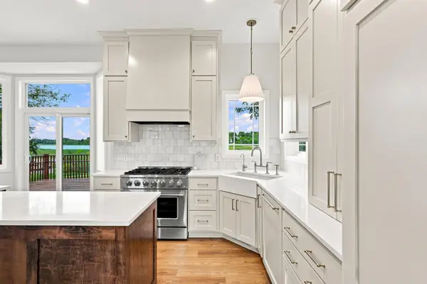 315 William Lake Shore DR, Waconia, MN 55387