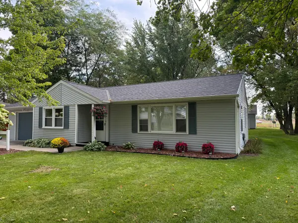 1128 Woodlawn Acres DR, Saint Cloud, MN 56301