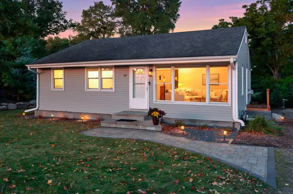 10 Woodlawn AVE, Excelsior, MN 55331
