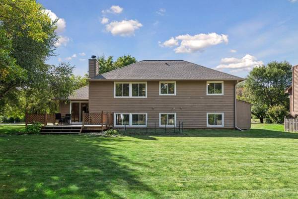 4160 Polaris LN N, Plymouth, MN 55446