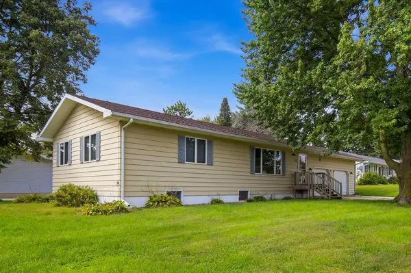 308 SE Oak ST, Brownsdale, MN 55918