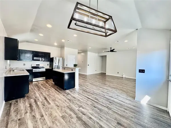 1421 Gypsum PL, Noble, OK 73068
