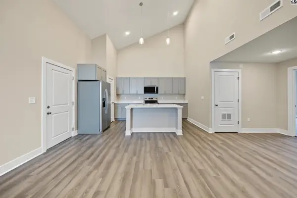 1300 Steve Hawley Ln, Salina, KS 67401
