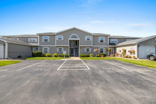 1294 WITTMANN PARK LN, Menasha, WI 54952