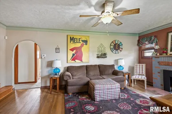 5 WESTWOOD TER, Springfield, IL 62702