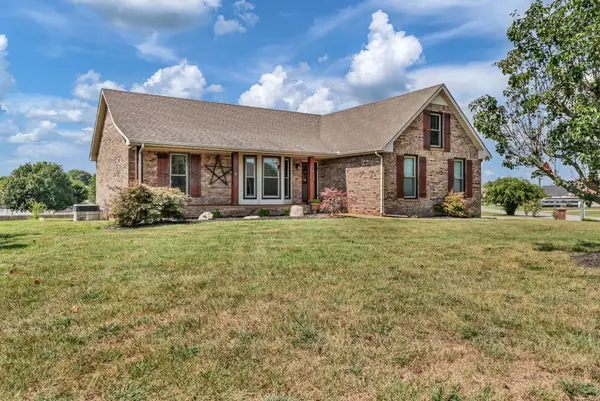 3656 Fieldstone Dr, Clarksville, TN 37040